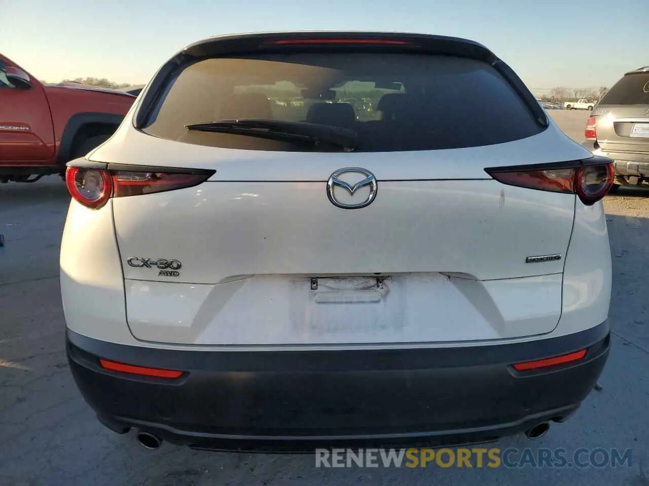 6 Photograph of a damaged car 3MVDMBCL1LM115794 MAZDA CX30 2020