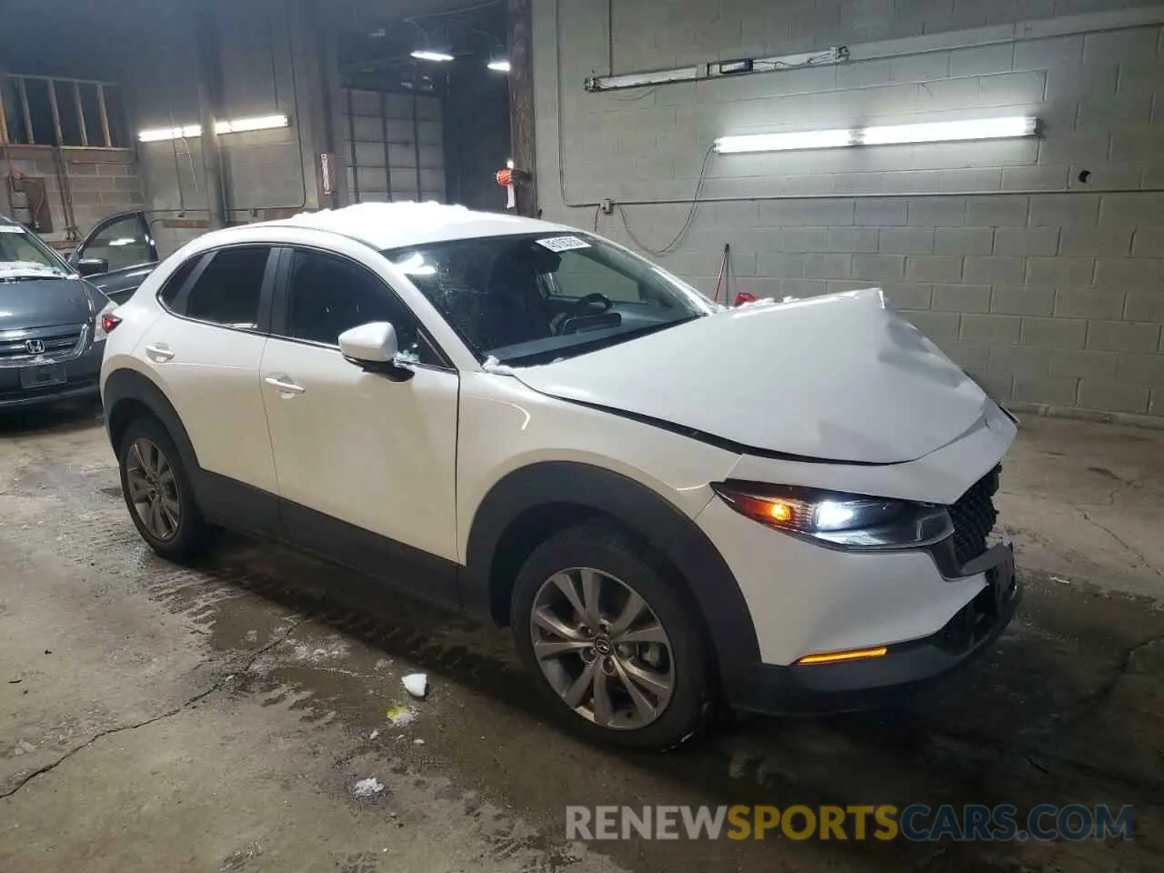 4 Фотография поврежденного автомобиля 3MVDMBCLXLM117415 MAZDA CX30 2020