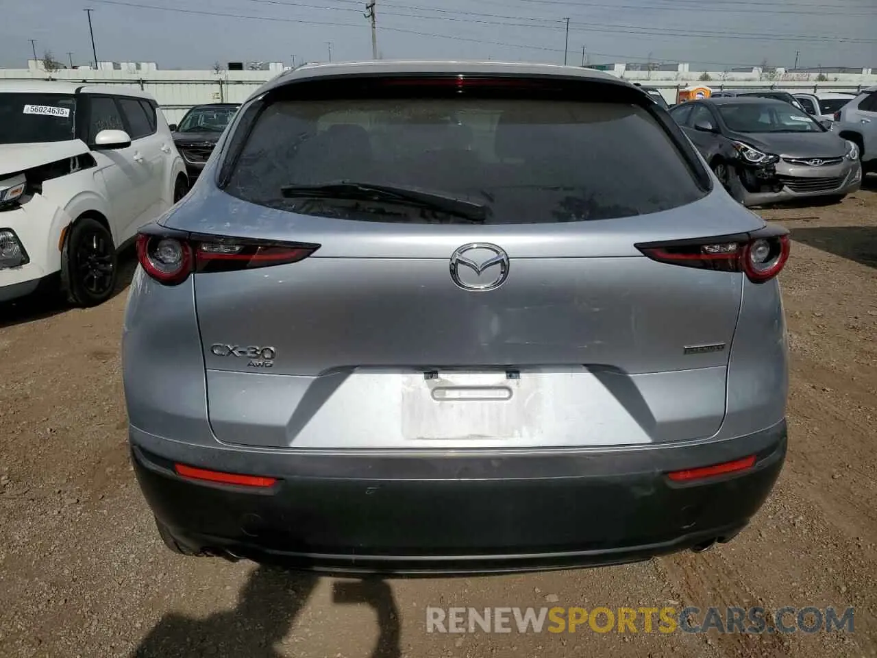 6 Photograph of a damaged car 3MVDMBCLXLM121349 MAZDA CX30 2020
