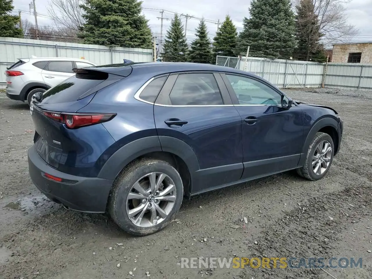 3 Photograph of a damaged car 3MVDMBDL2LM107878 MAZDA CX30 2020