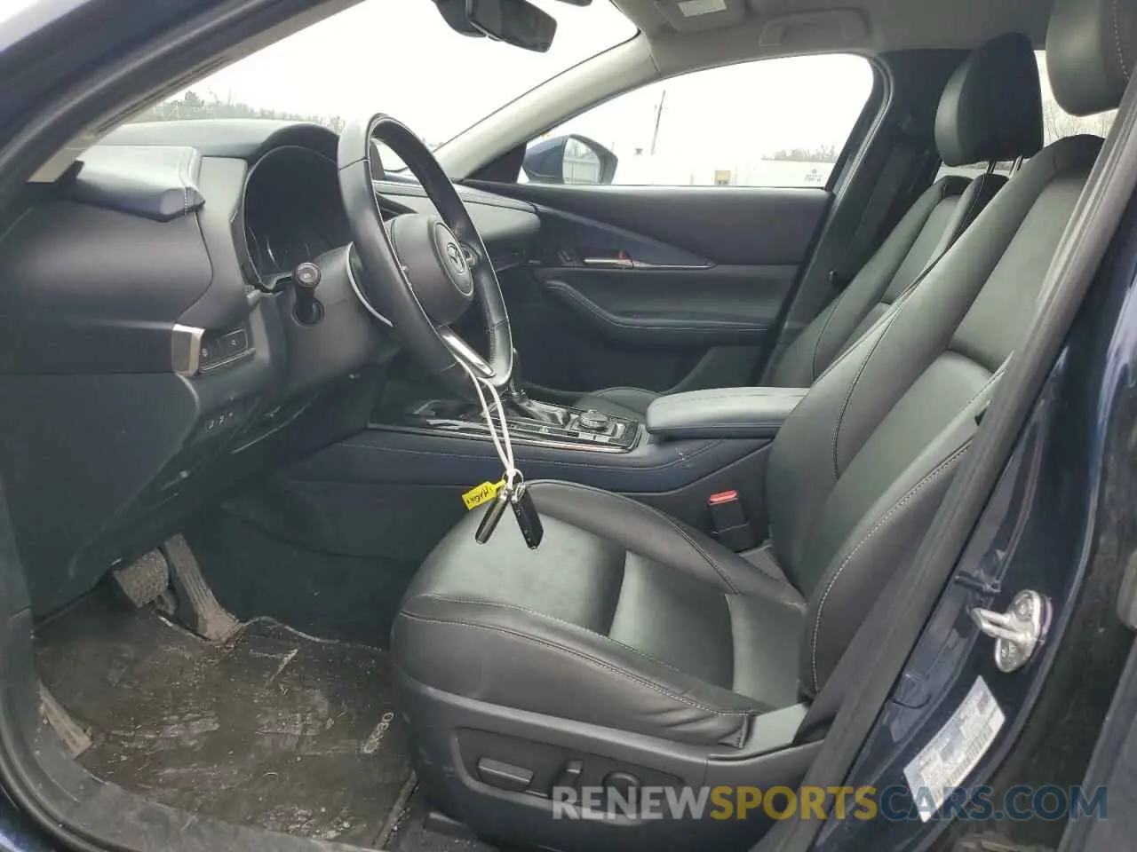 7 Photograph of a damaged car 3MVDMBDL2LM107878 MAZDA CX30 2020