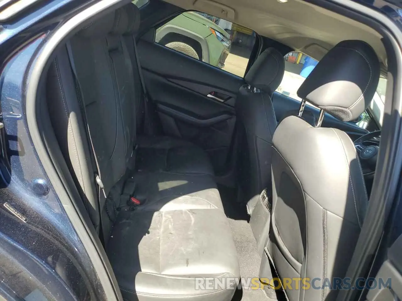 10 Photograph of a damaged car 3MVDMBDL6LM114798 MAZDA CX30 2020