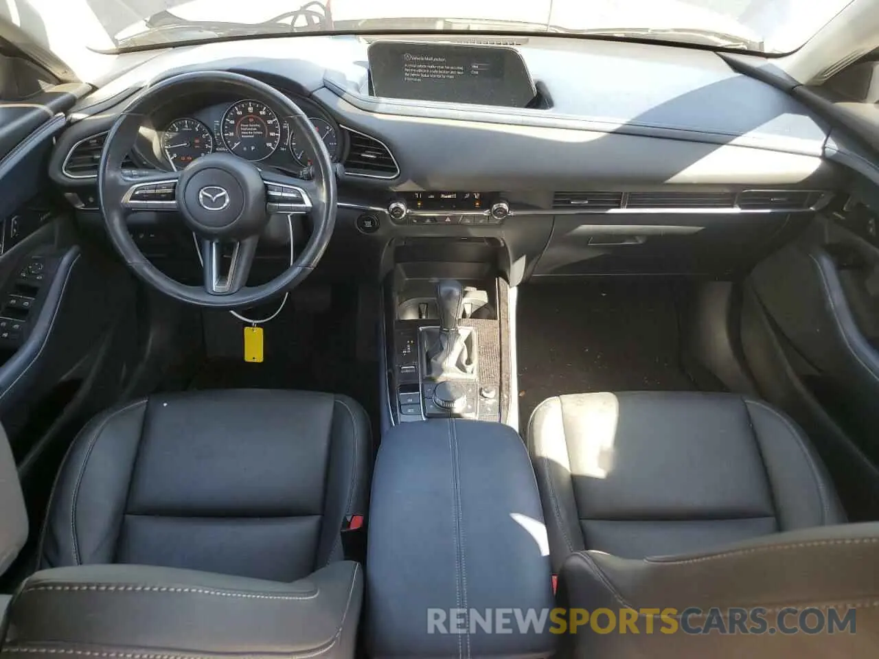 8 Photograph of a damaged car 3MVDMBDL6LM114798 MAZDA CX30 2020