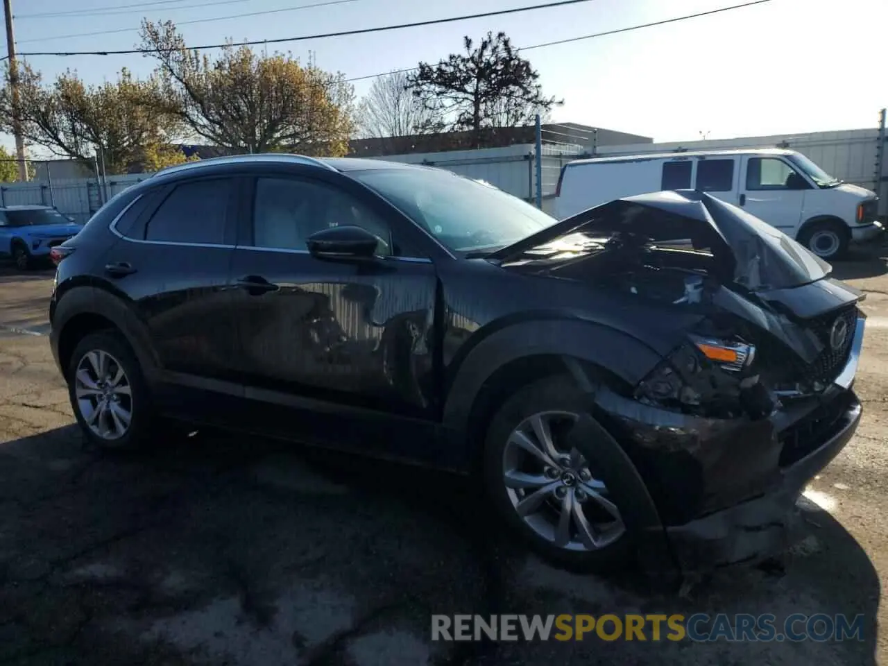 4 Фотография поврежденного автомобиля 3MVDMBEM3LM126527 MAZDA CX30 2020