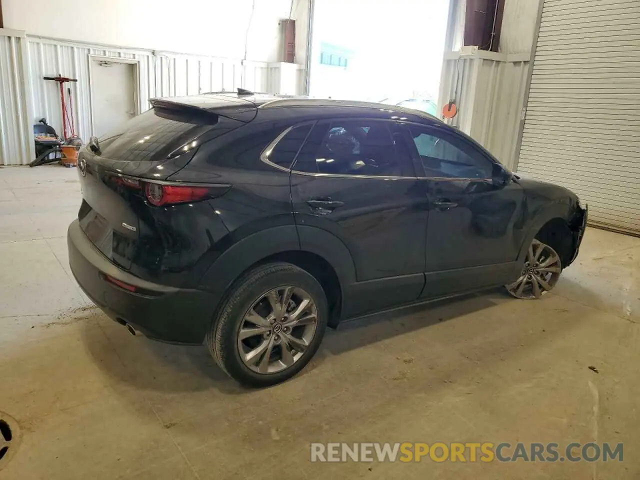 3 Фотография поврежденного автомобиля 3MVDMBEM4LM127105 MAZDA CX30 2020