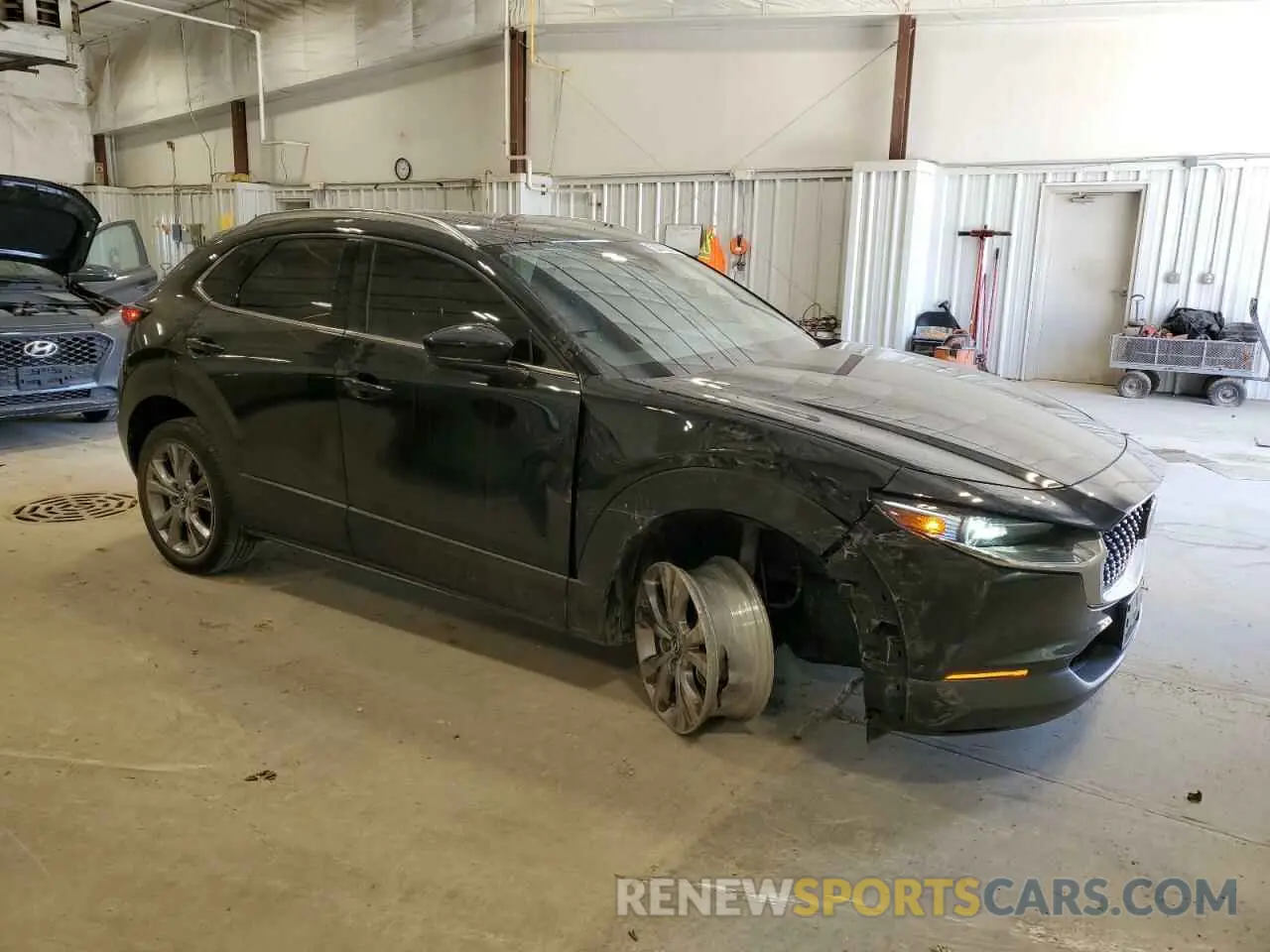 4 Фотография поврежденного автомобиля 3MVDMBEM4LM127105 MAZDA CX30 2020