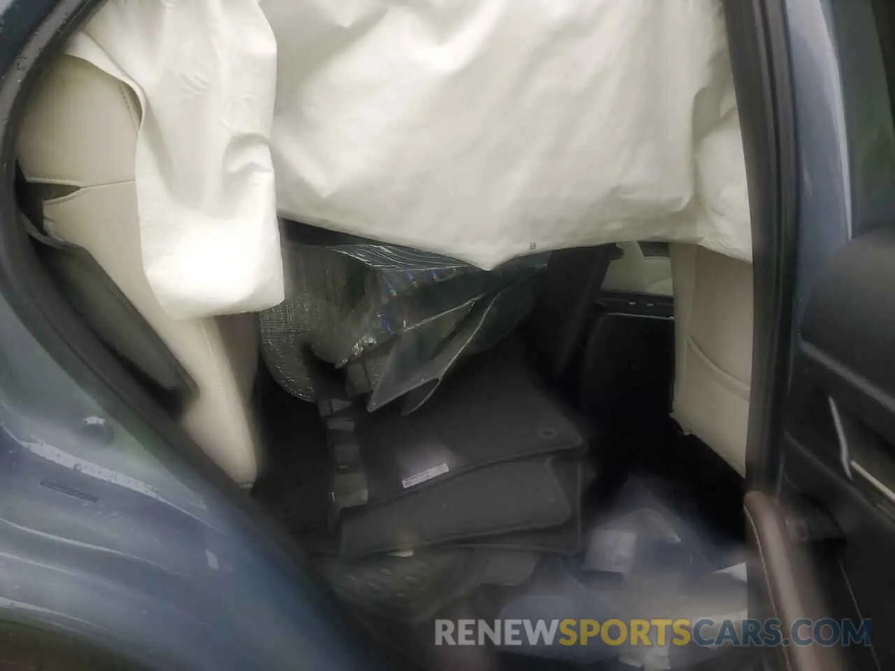 12 Photograph of a damaged car 3MVDMBEM7LM114168 MAZDA CX30 2020