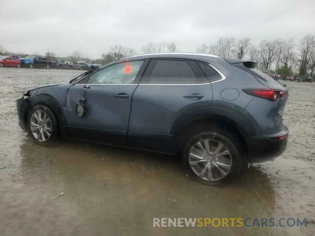 2 Photograph of a damaged car 3MVDMBEM7LM114168 MAZDA CX30 2020