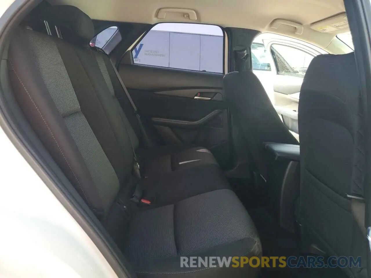 11 Photograph of a damaged car 3MVDMAAL2MM251639 MAZDA CX30 2021