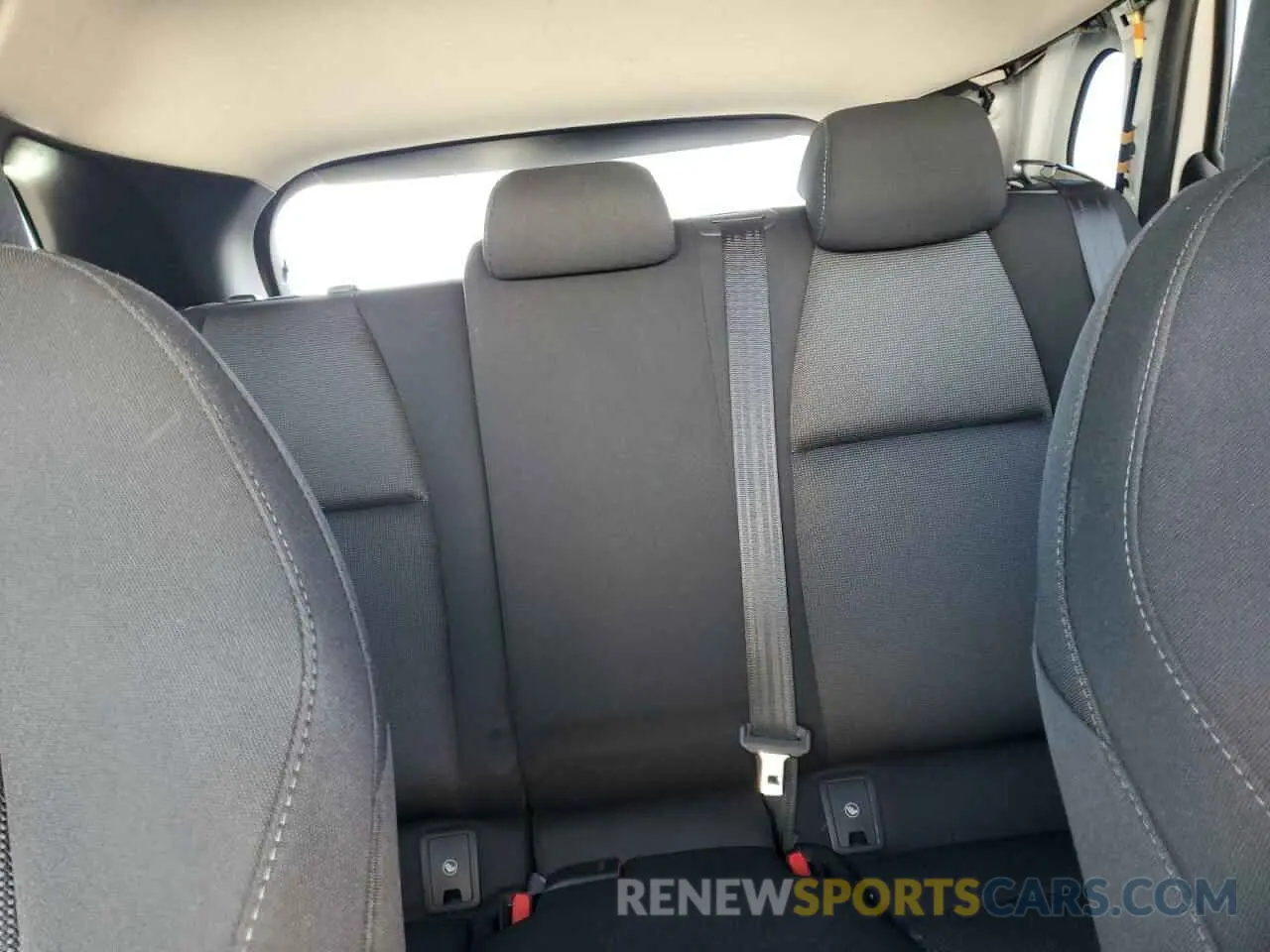 10 Photograph of a damaged car 3MVDMAAL5MM255409 MAZDA CX30 2021