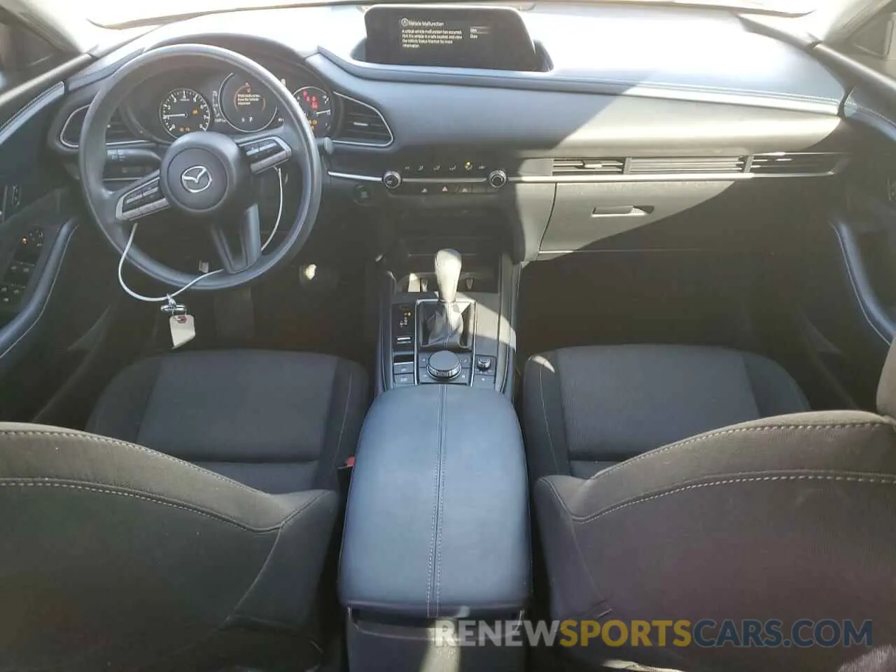 8 Photograph of a damaged car 3MVDMAAL5MM255409 MAZDA CX30 2021