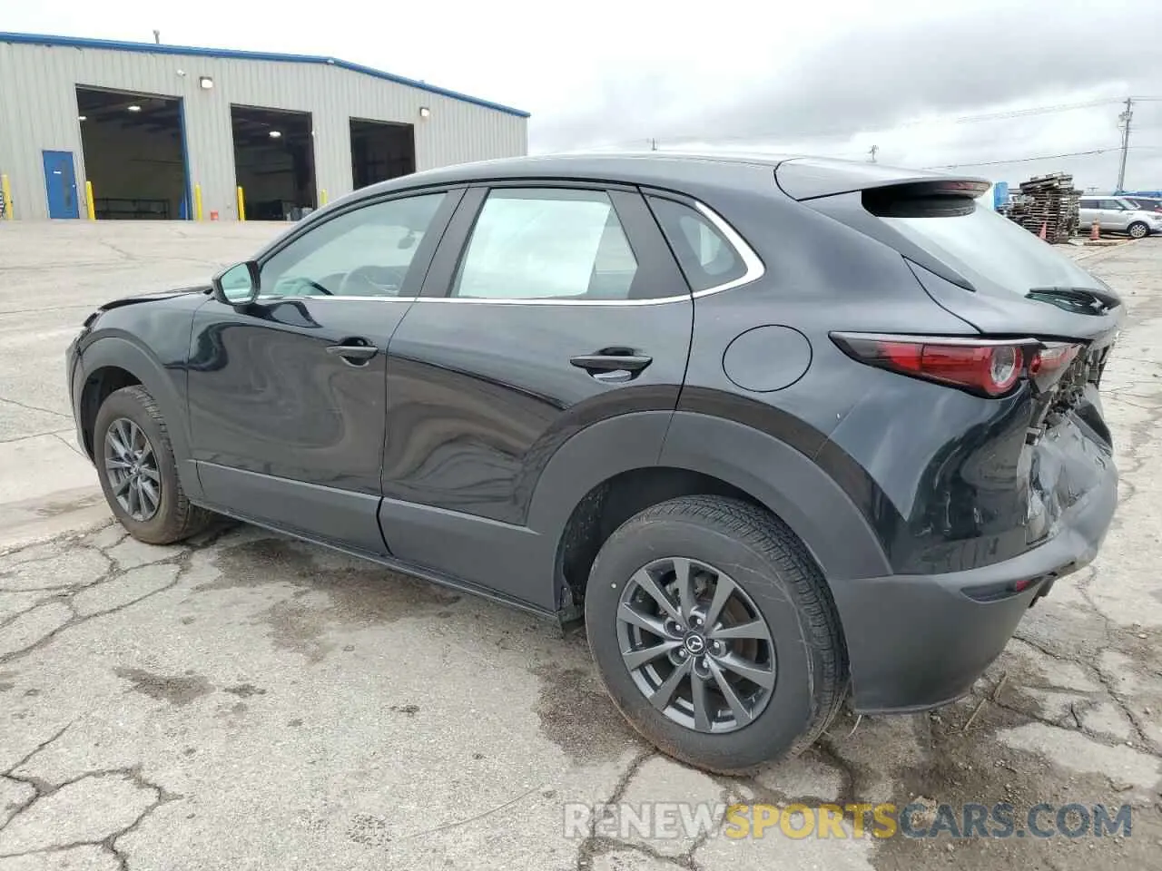 2 Photograph of a damaged car 3MVDMAAL5MM303863 MAZDA CX30 2021