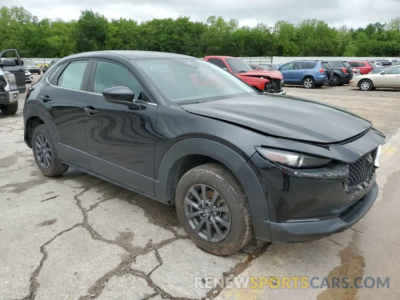 4 Photograph of a damaged car 3MVDMAAL5MM303863 MAZDA CX30 2021