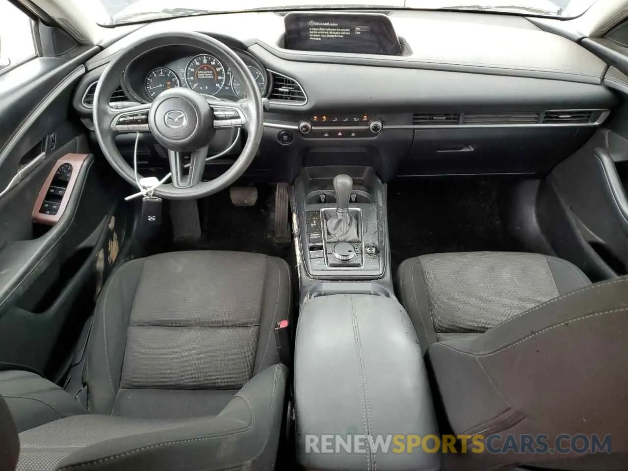 8 Photograph of a damaged car 3MVDMAAL5MM303863 MAZDA CX30 2021