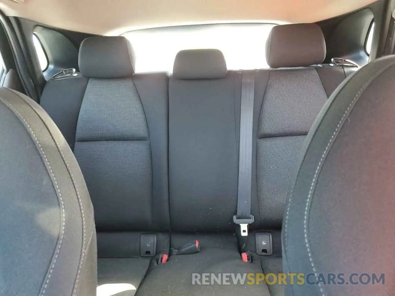 10 Photograph of a damaged car 3MVDMAAL6MM257511 MAZDA CX30 2021