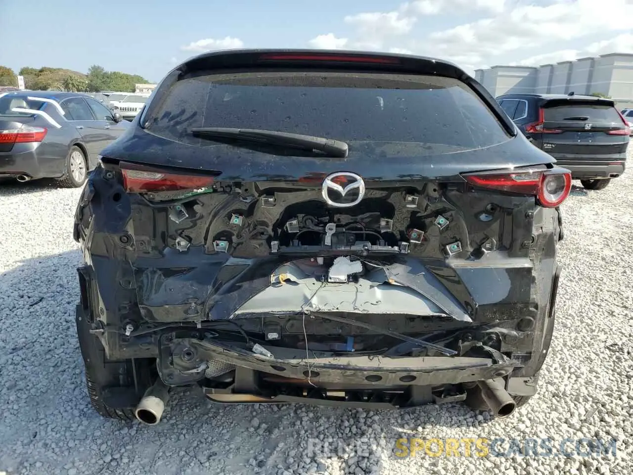 6 Фотография поврежденного автомобиля 3MVDMABL3MM200360 MAZDA CX30 2021
