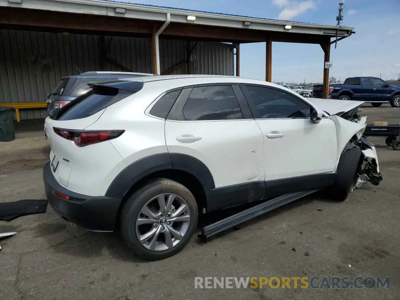 3 Photograph of a damaged car 3MVDMABL3MM239370 MAZDA CX30 2021