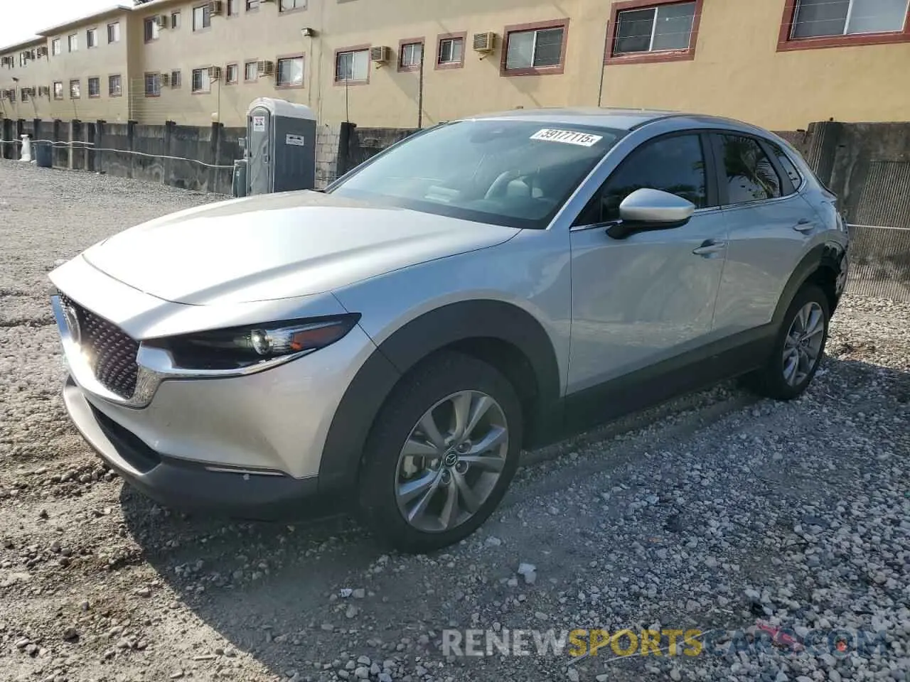 1 Photograph of a damaged car 3MVDMABL3MM272076 MAZDA CX30 2021