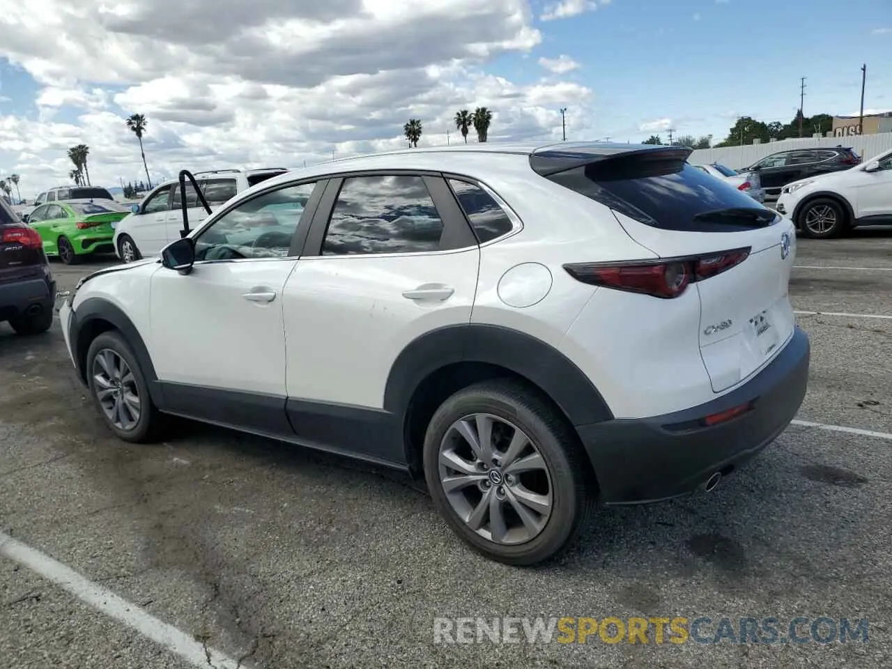 2 Photograph of a damaged car 3MVDMABL6MM303420 MAZDA CX30 2021