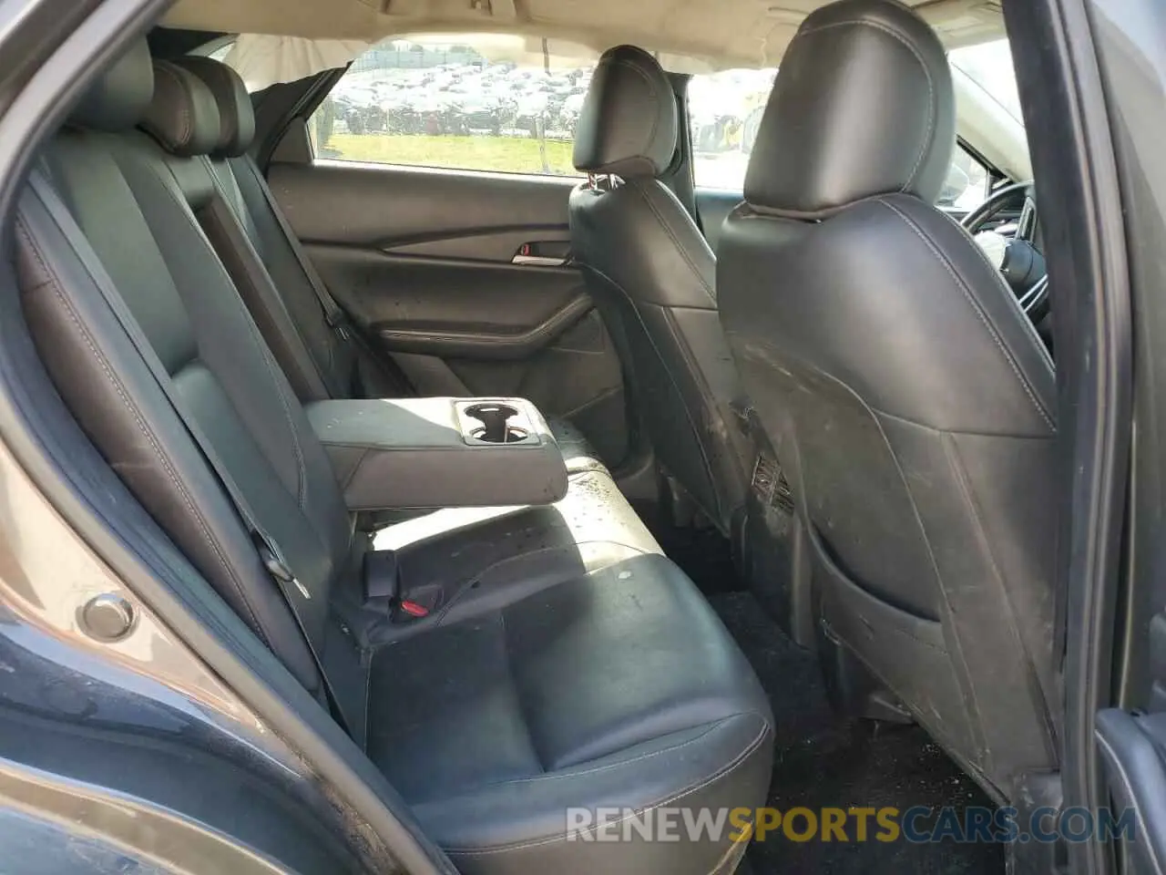 11 Photograph of a damaged car 3MVDMABL8MM242734 MAZDA CX30 2021