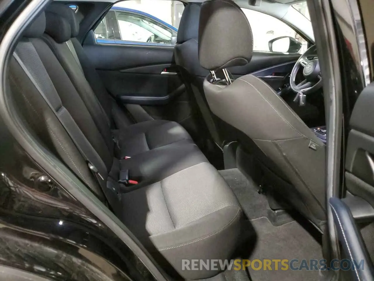 11 Photograph of a damaged car 3MVDMBAL2MM207744 MAZDA CX30 2021