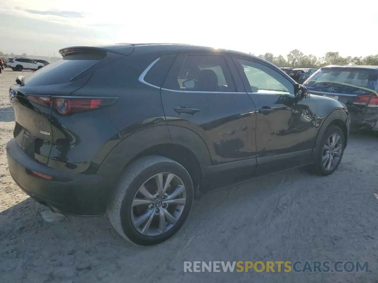3 Фотография поврежденного автомобиля 3MVDMBBL0MM246783 MAZDA CX30 2021