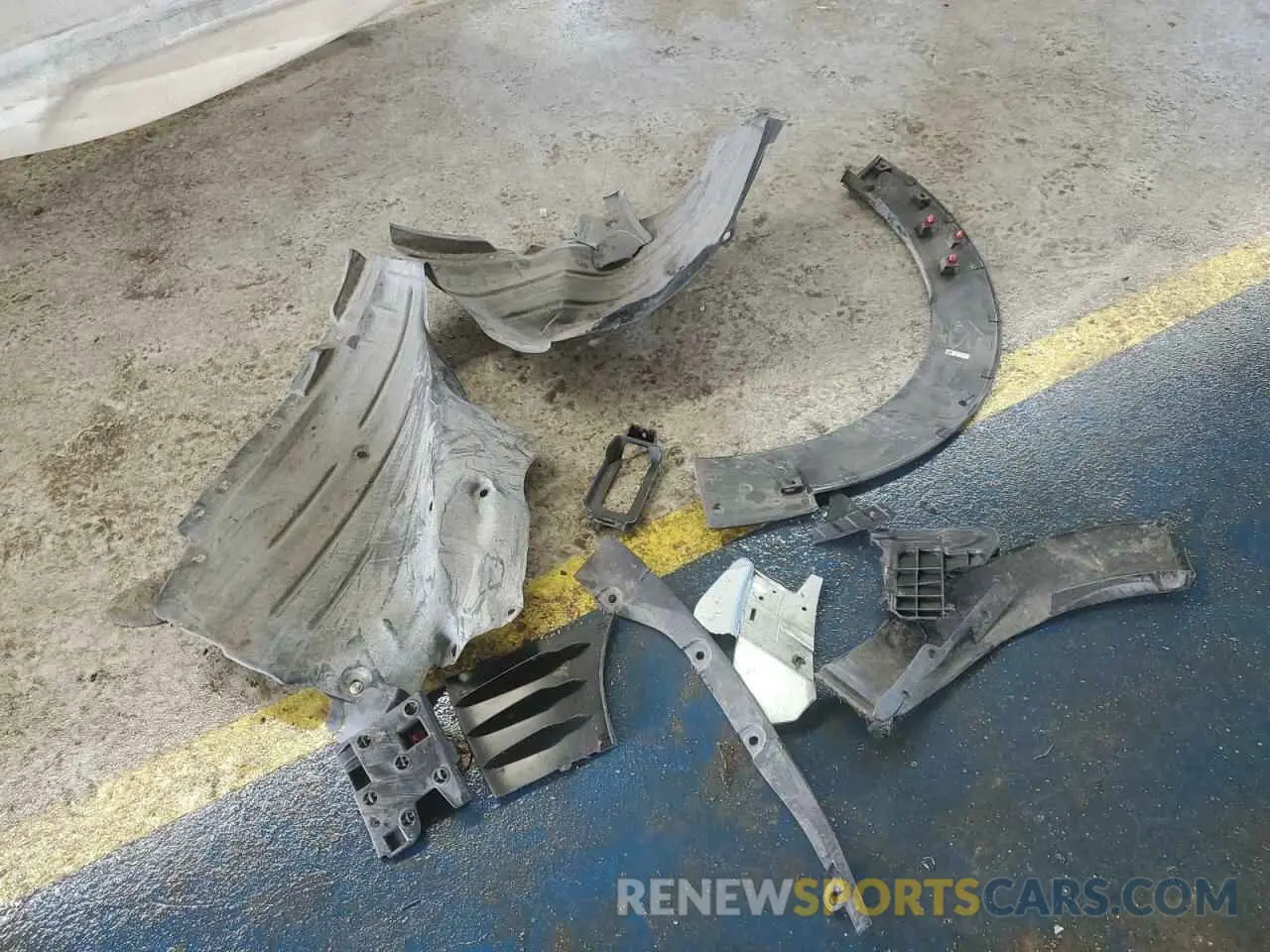 13 Photograph of a damaged car 3MVDMBBL0MM305606 MAZDA CX30 2021