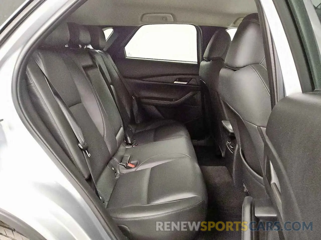 11 Photograph of a damaged car 3MVDMBBL1MM235162 MAZDA CX30 2021