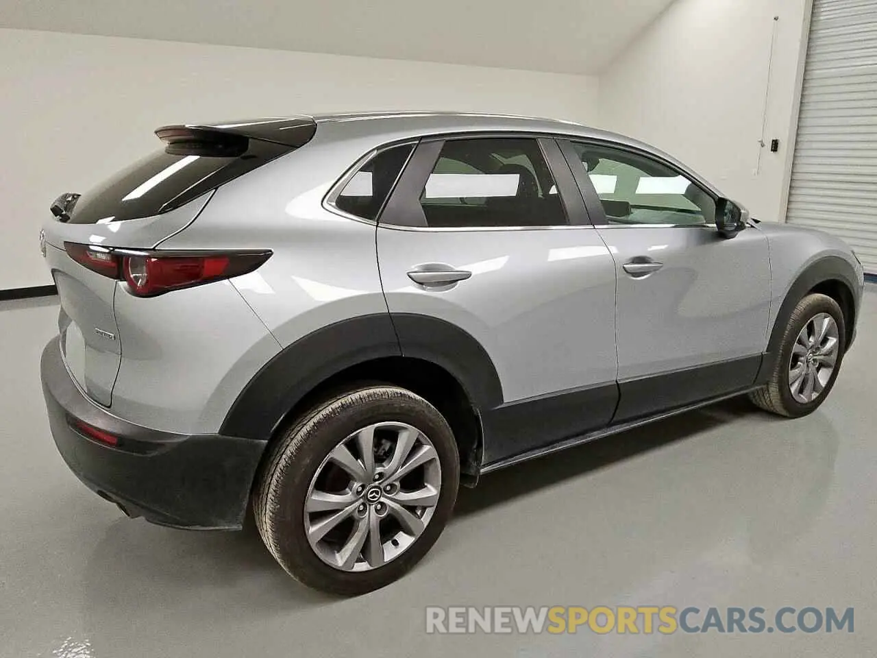 3 Photograph of a damaged car 3MVDMBBL1MM235162 MAZDA CX30 2021