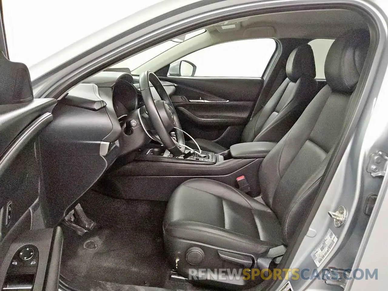 7 Photograph of a damaged car 3MVDMBBL1MM235162 MAZDA CX30 2021