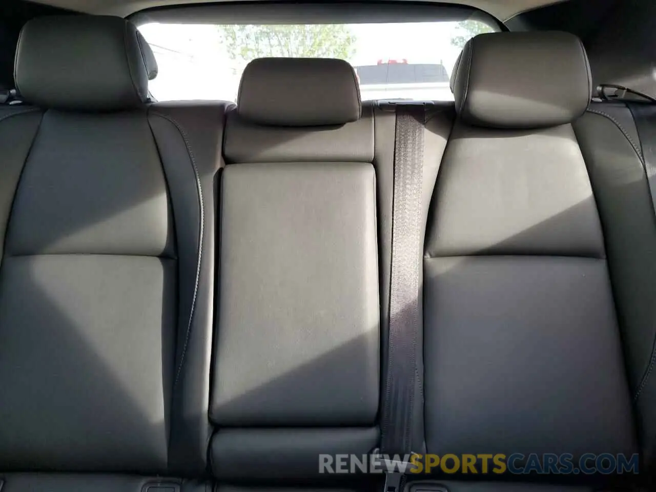 10 Photograph of a damaged car 3MVDMBBL7MM302248 MAZDA CX30 2021