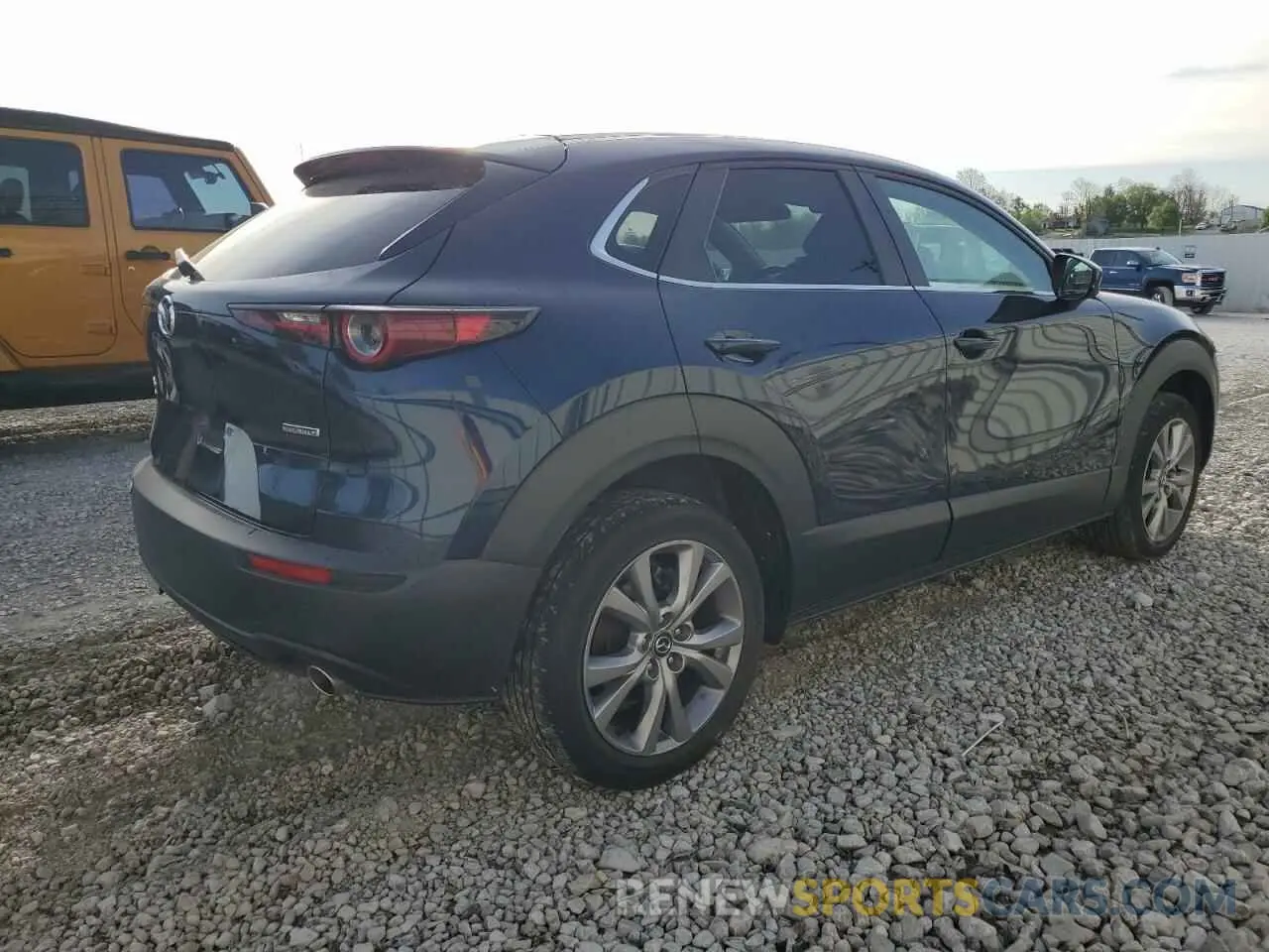 3 Photograph of a damaged car 3MVDMBBL7MM302248 MAZDA CX30 2021