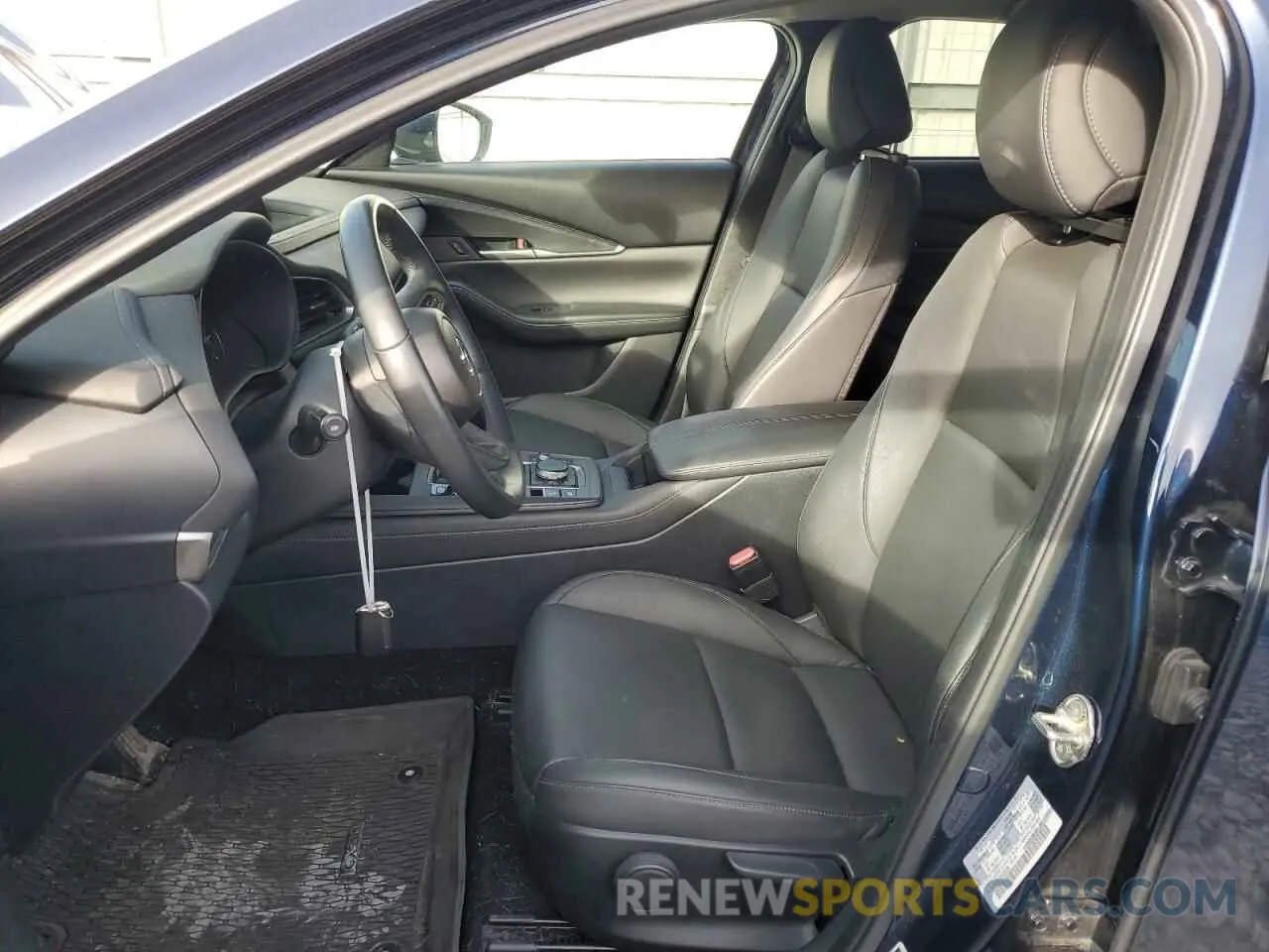 7 Photograph of a damaged car 3MVDMBBL7MM302248 MAZDA CX30 2021
