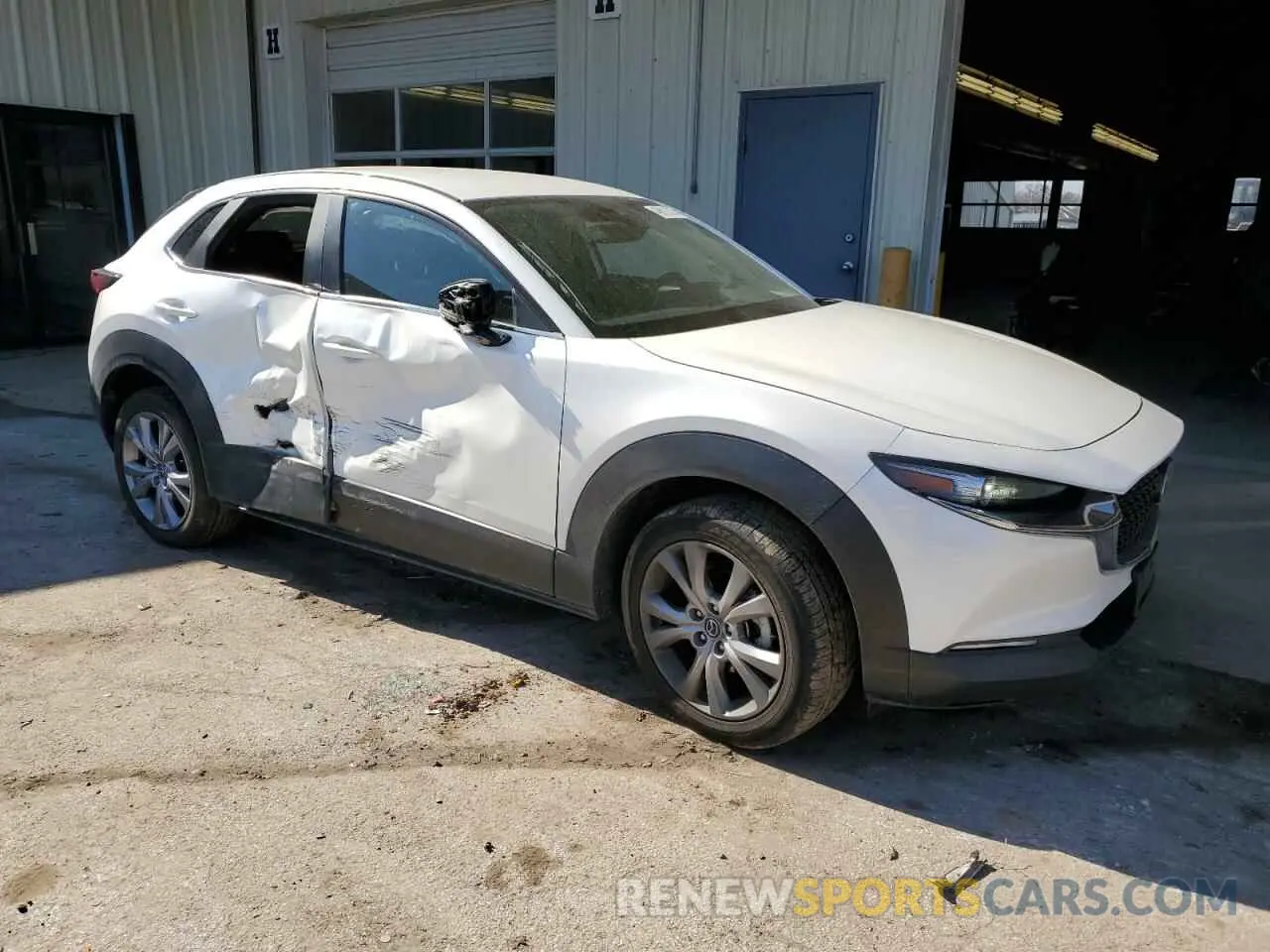 4 Фотография поврежденного автомобиля 3MVDMBBLXMM300249 MAZDA CX30 2021