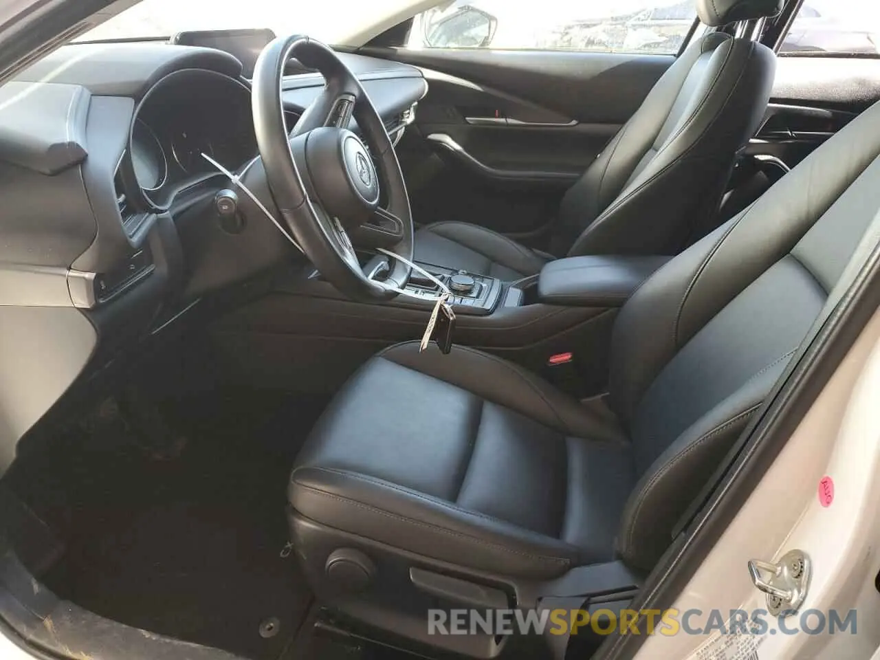 7 Фотография поврежденного автомобиля 3MVDMBBLXMM300249 MAZDA CX30 2021