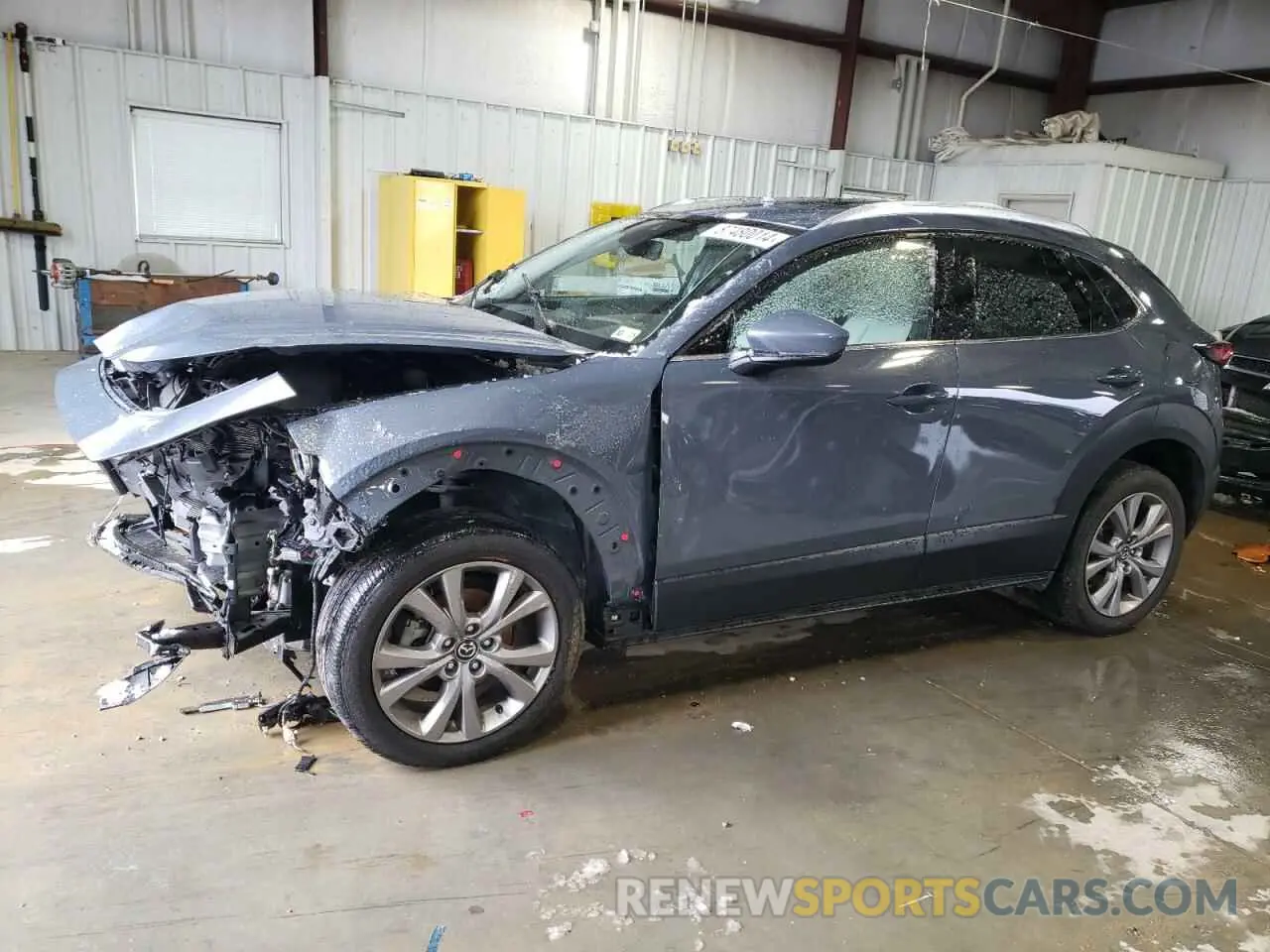 1 Photograph of a damaged car 3MVDMBDL1MM262259 MAZDA CX30 2021