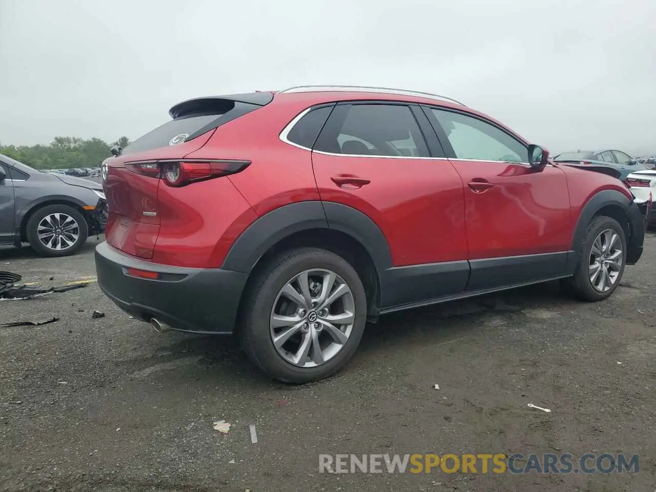 3 Photograph of a damaged car 3MVDMBDL5MM212318 MAZDA CX30 2021