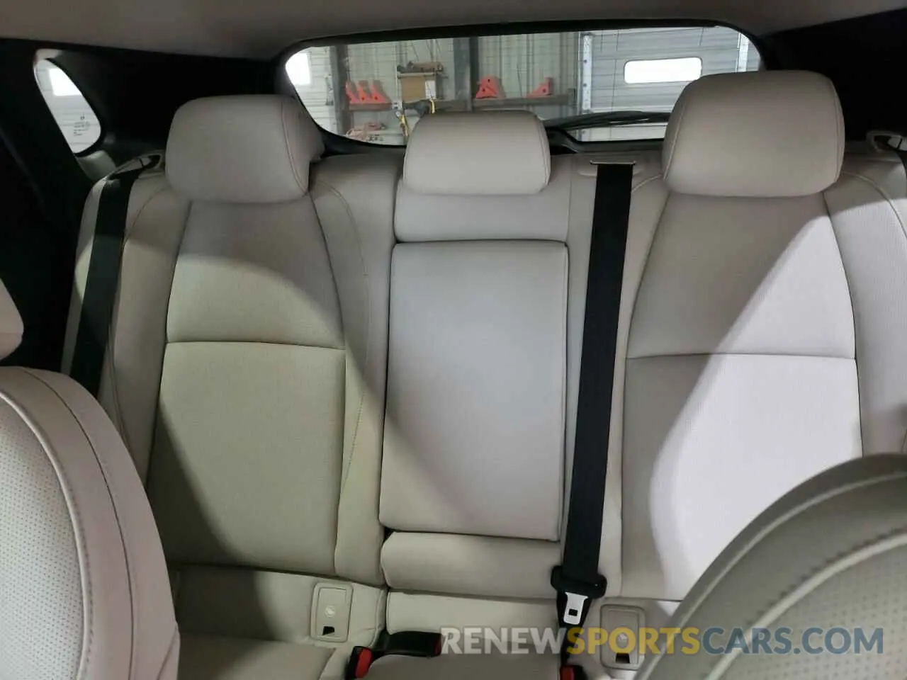 10 Photograph of a damaged car 3MVDMBDM1MM215595 MAZDA CX30 2021