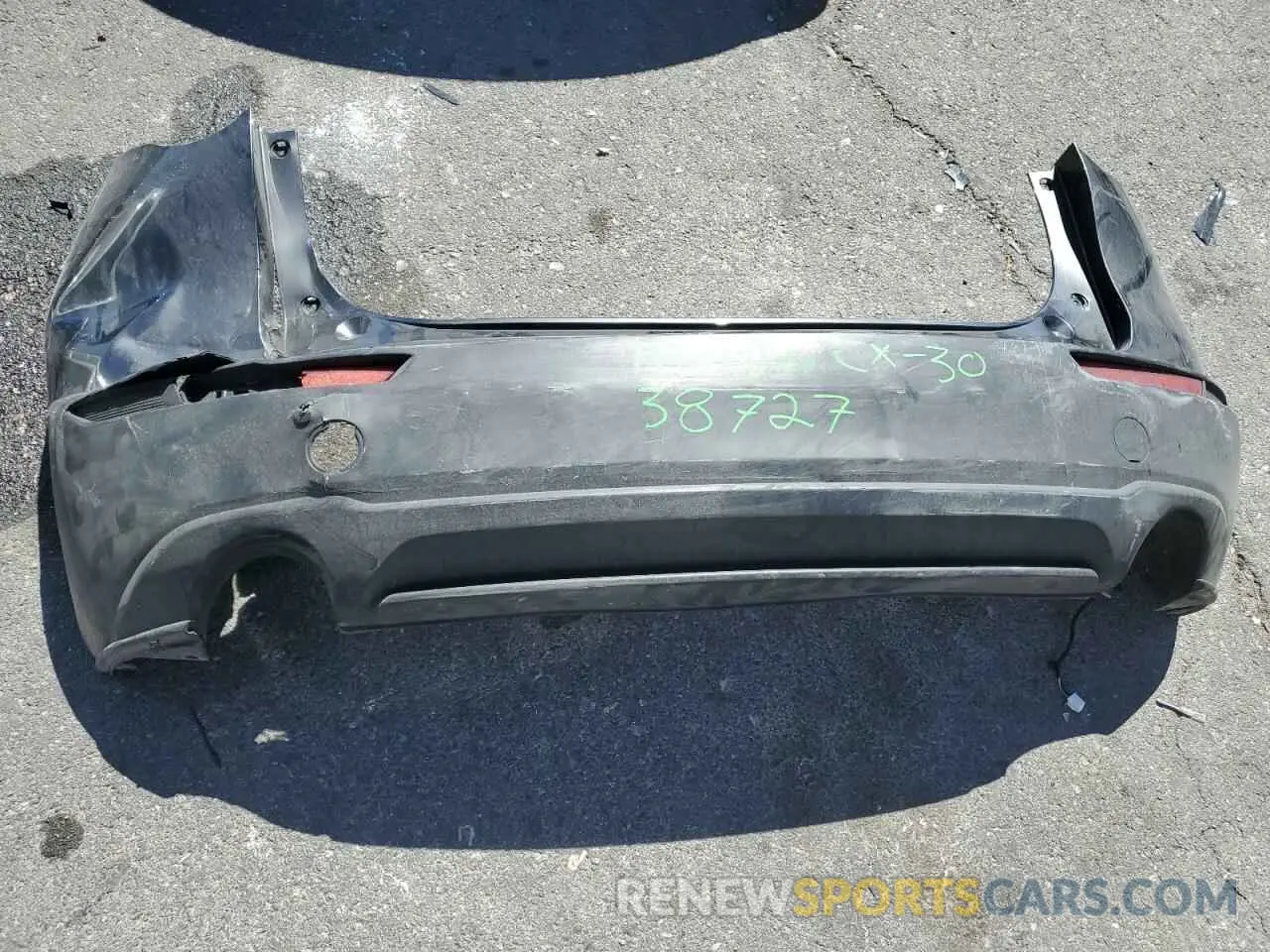 12 Фотография поврежденного автомобиля 3MVDMBDY0MM254973 MAZDA CX30 2021