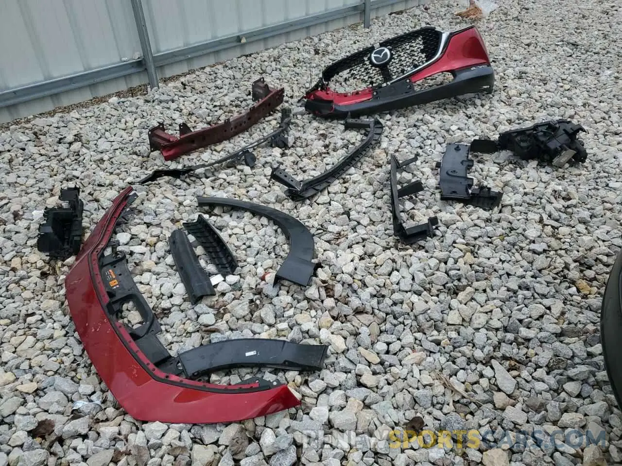 12 Фотография поврежденного автомобиля 3MVDMBDY8MM307404 MAZDA CX30 2021