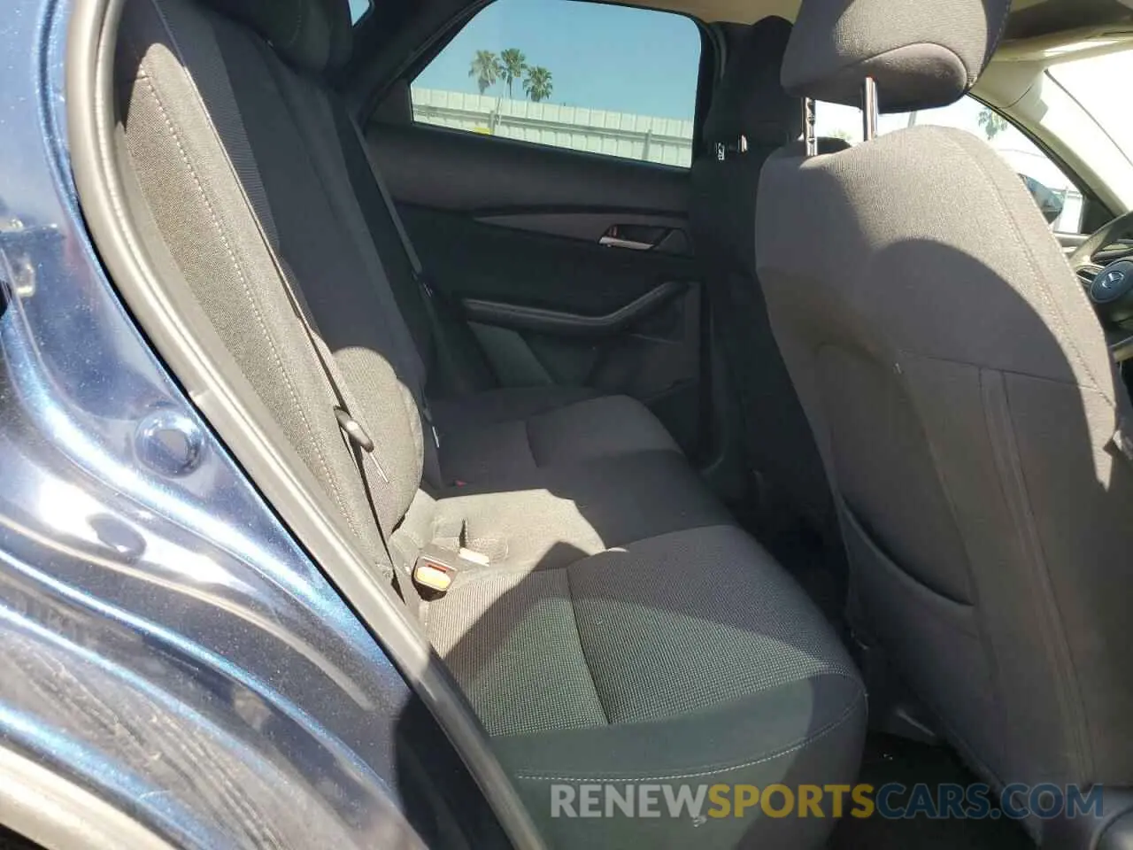 11 Photograph of a damaged car 3MVDMBAL5NM423332 MAZDA CX30 2022