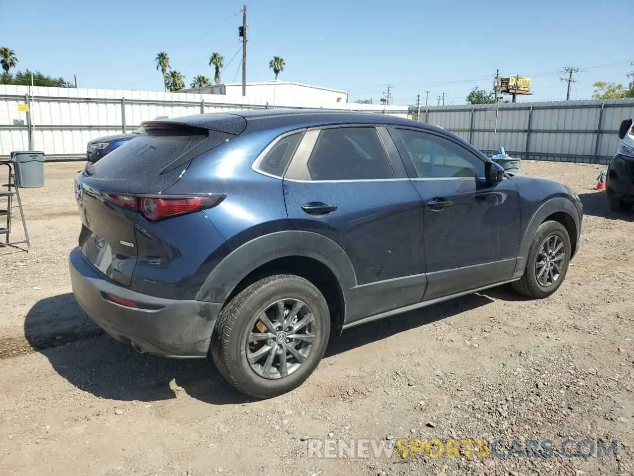 3 Photograph of a damaged car 3MVDMBAL5NM423332 MAZDA CX30 2022