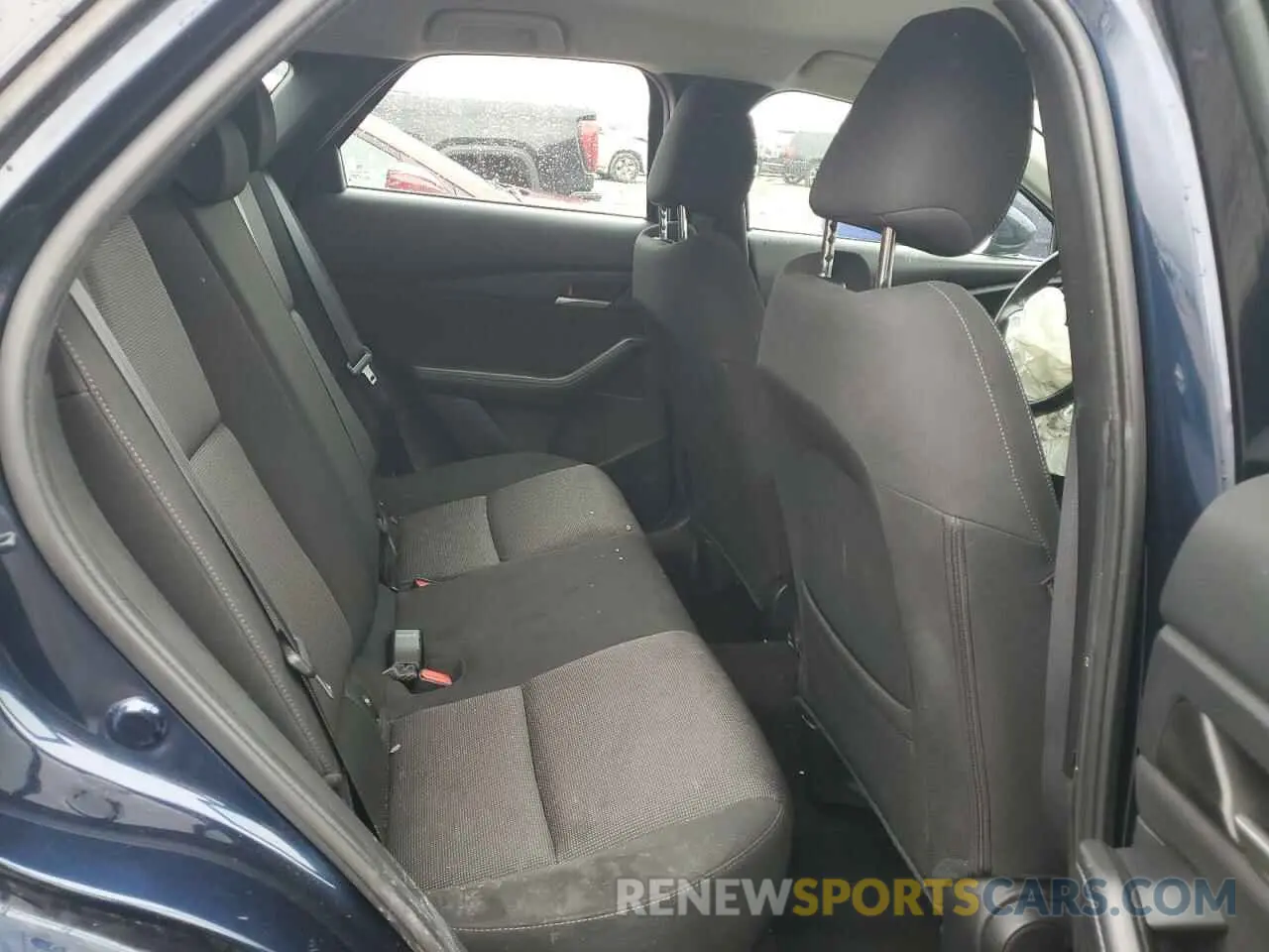 11 Photograph of a damaged car 3MVDMBAL7NM418164 MAZDA CX30 2022