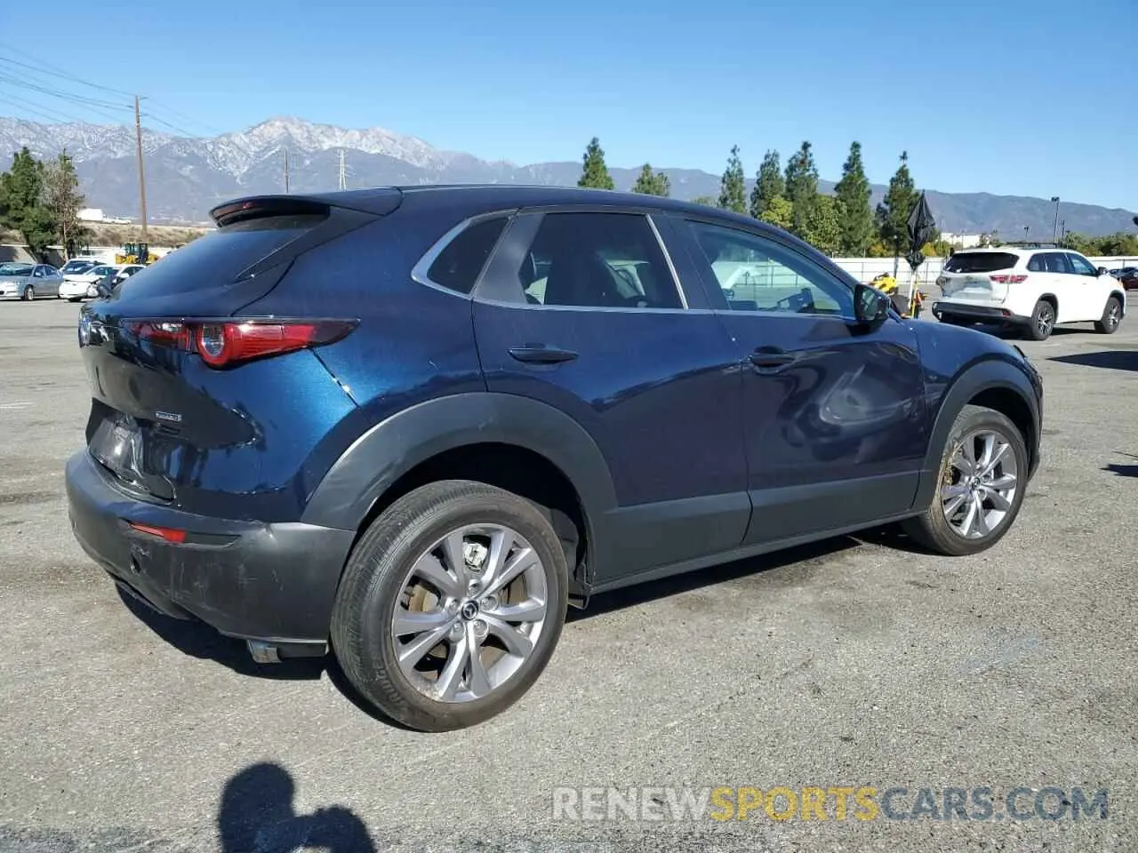 3 Фотография поврежденного автомобиля 3MVDMBBL0NM458035 MAZDA CX30 2022