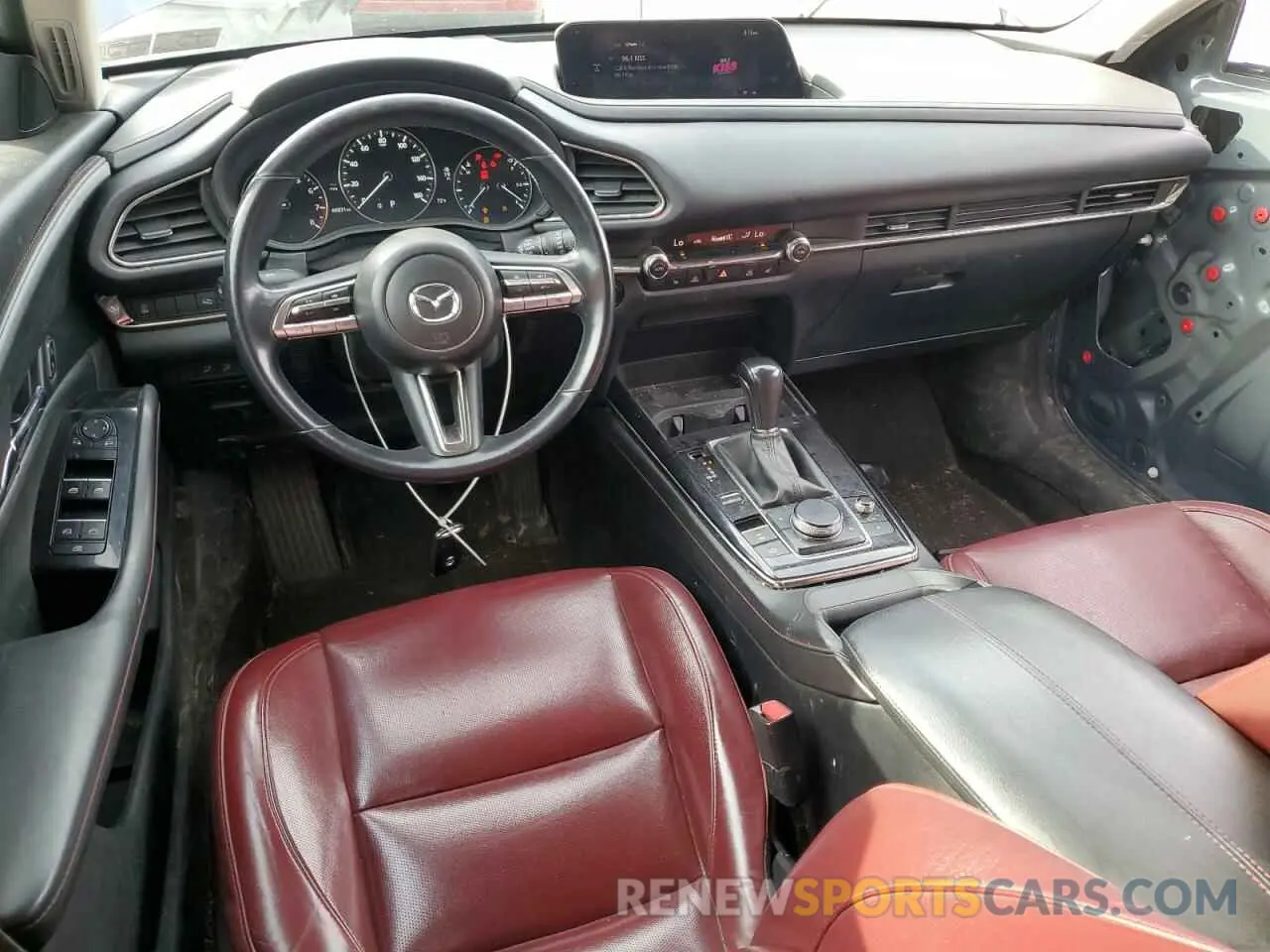 8 Photograph of a damaged car 3MVDMBCL7NM400941 MAZDA CX30 2022