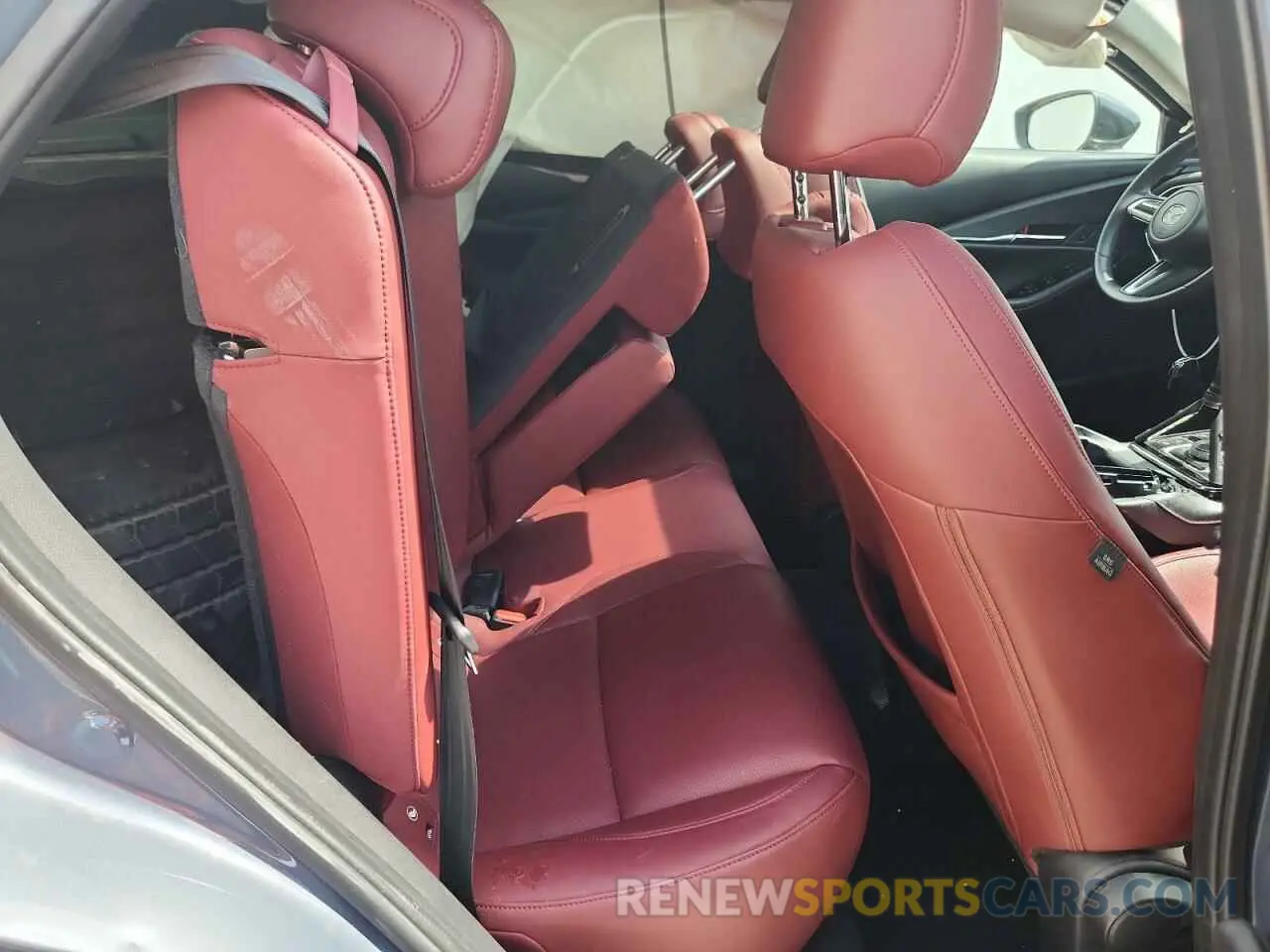 11 Photograph of a damaged car 3MVDMBCL8NM420177 MAZDA CX30 2022