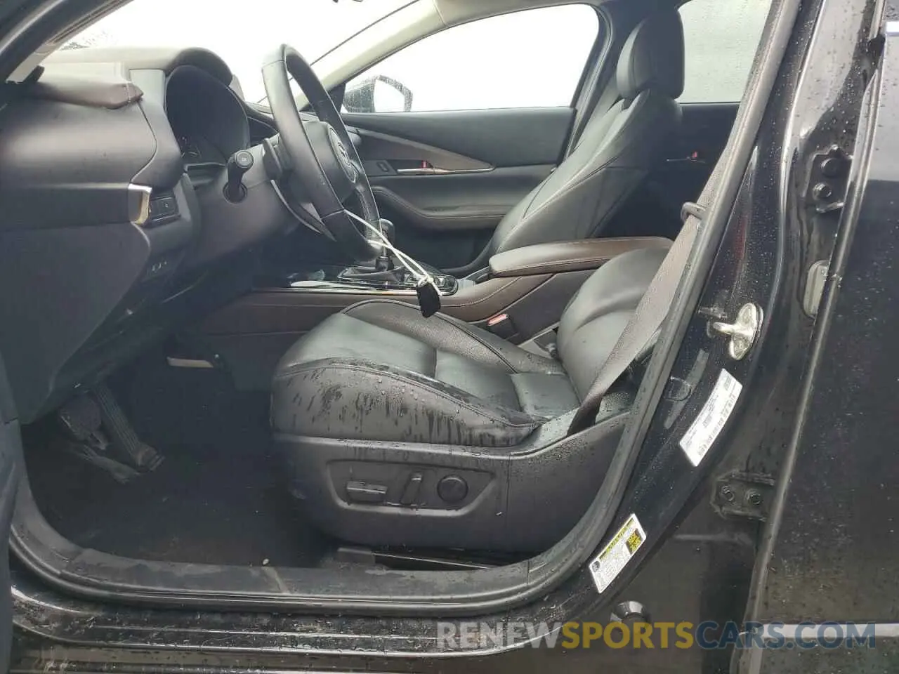 7 Фотография поврежденного автомобиля 3MVDMBDL7NM443738 MAZDA CX30 2022