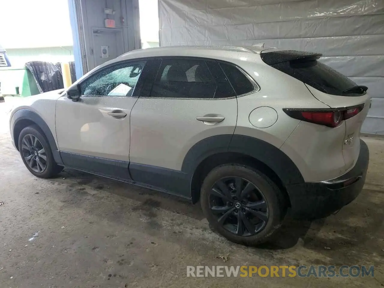 2 Photograph of a damaged car 3MVDMBEY7NM434435 MAZDA CX30 2022
