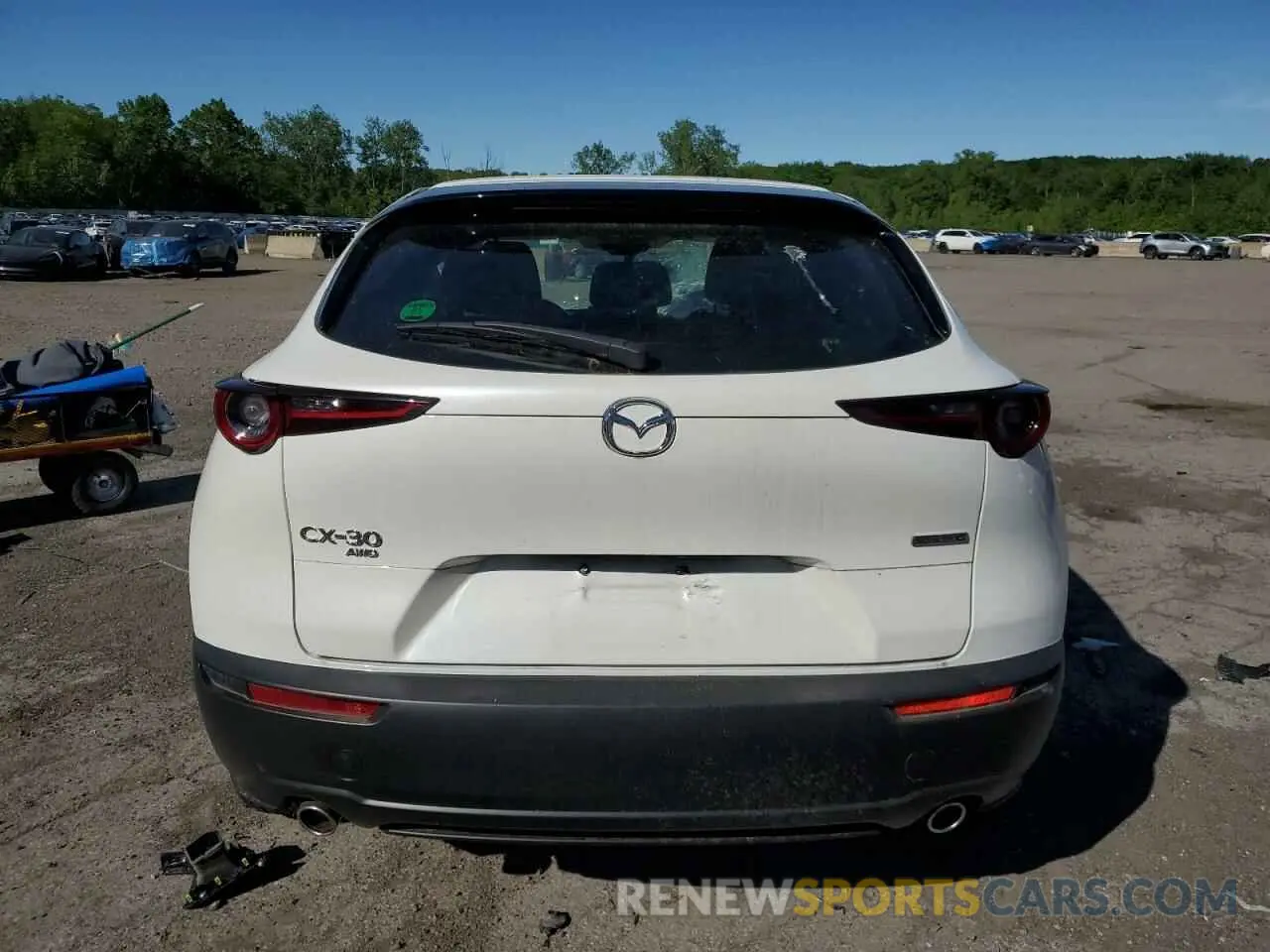 6 Photograph of a damaged car 3MVDMBAM0PM506565 MAZDA CX30 2023