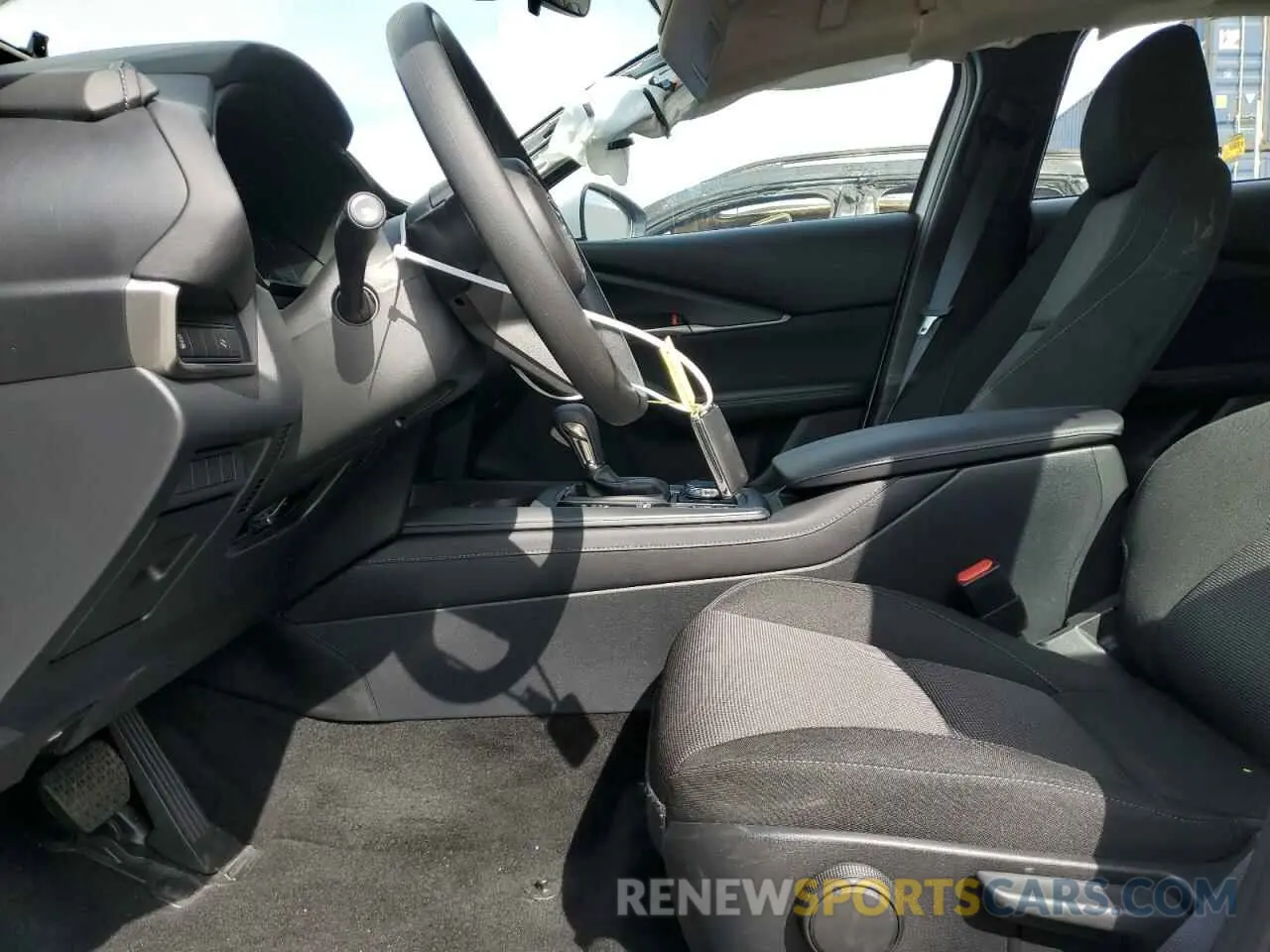 7 Фотография поврежденного автомобиля 3MVDMBAM4PM522056 MAZDA CX30 2023